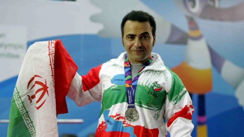 Iranian weightlifter wins bronze in Asia Para