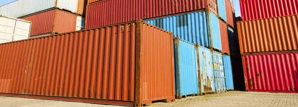 Iran ups exports to Iraq through Mehran border crossing