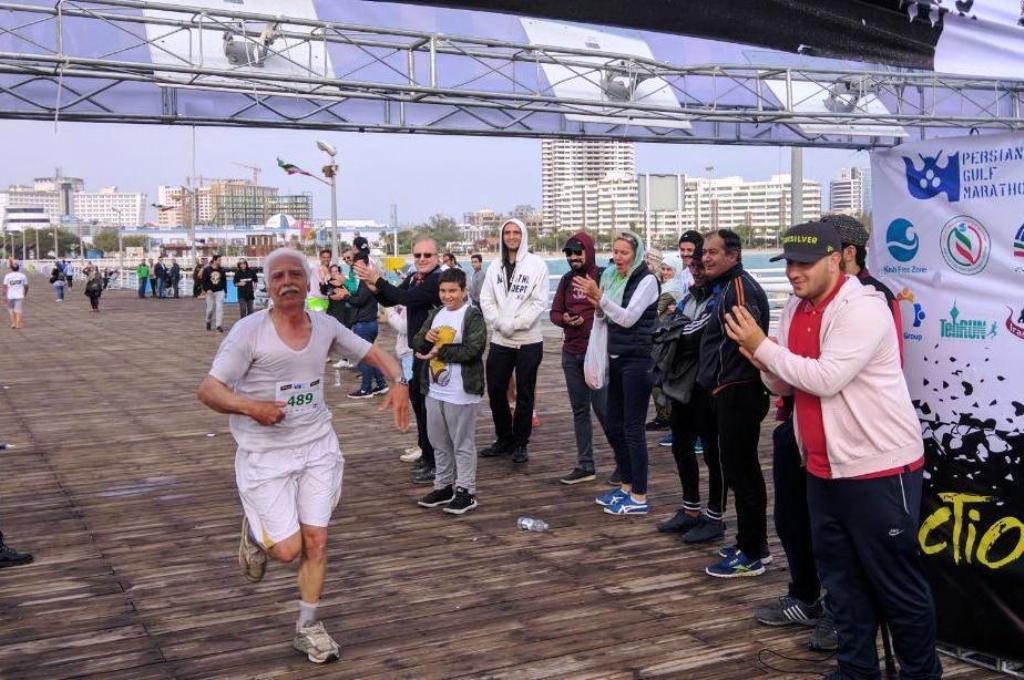 3rd `I run Iran' Persian Gulf marathon race underway in Kish