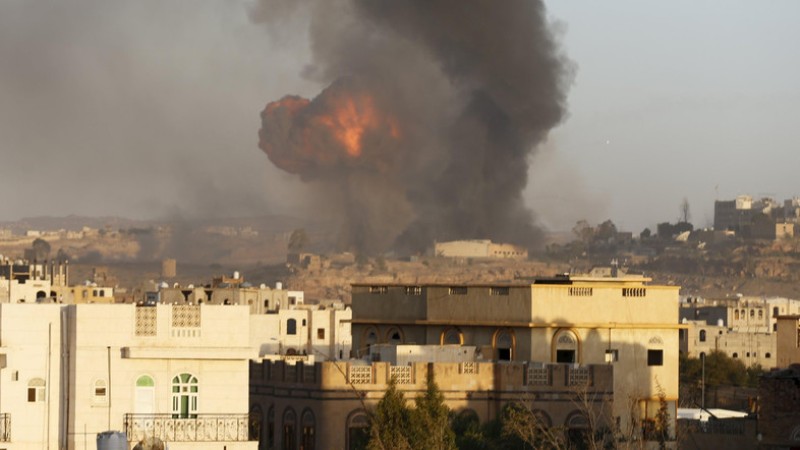 Saudi air strikes kill 7 people in Yemen