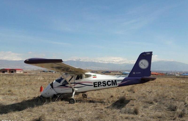 Trainer aircraft crashes in south Iran