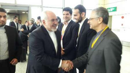 Zarif in Malaysia for OIC extraordinary session