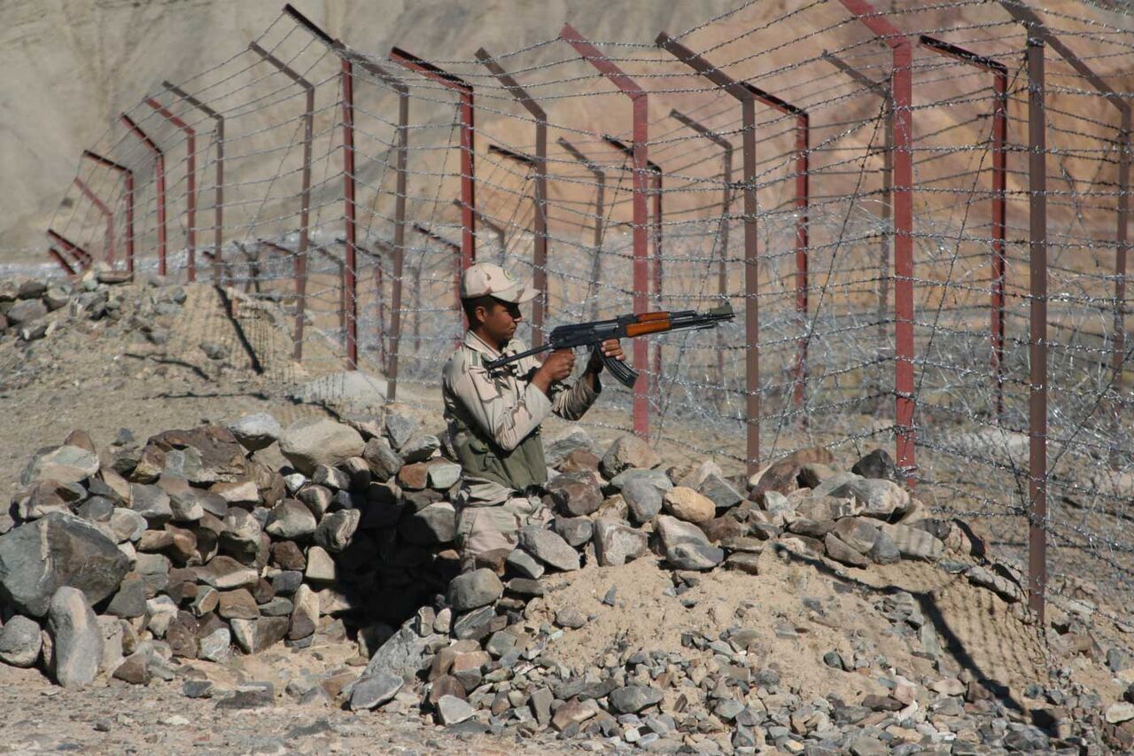 Three Iranian border guards martyred in Sardasht