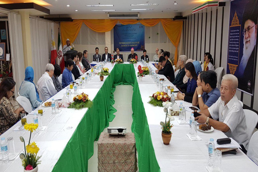 Iran heralding dialogue among religions, peace advocates