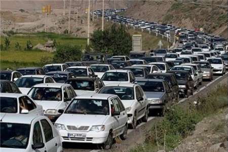 ترافیک نیمه سنگین همچنان در آزادراه تهران – کرج و چهار محور مسدود