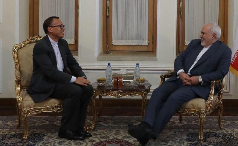 Thai Ambassador bids farewell to FM Zarif