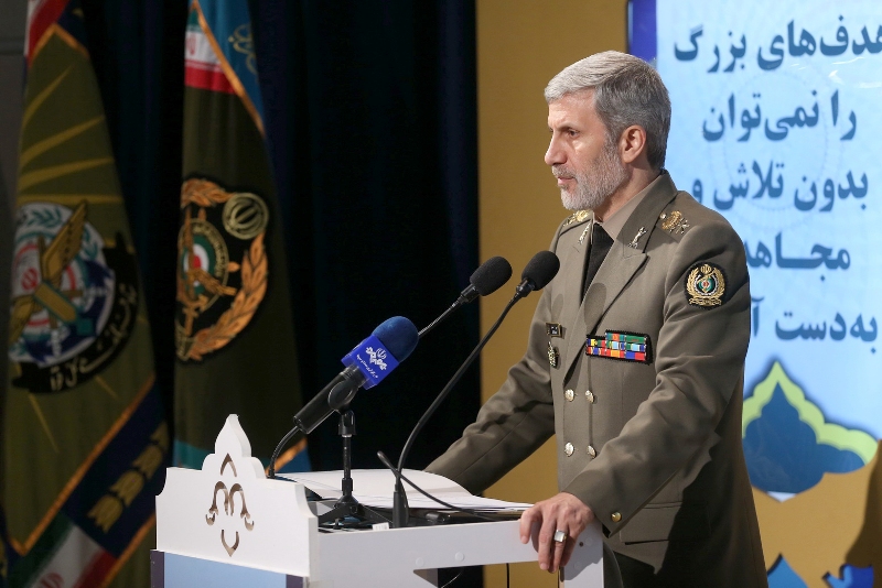 Minister: Iran-Azerbaijan defense co-op against no country