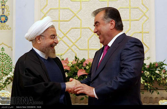 Tajik president congratulates Rouhani on Islamic Revolution anniversary