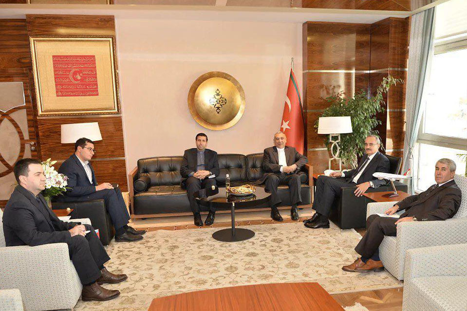 Iranian envoy consults governor on Customs House of Turkey