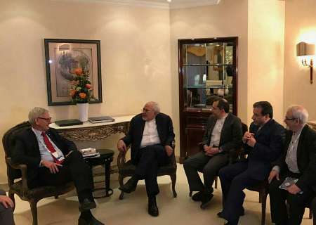 FM confers with Swedish former prime minister