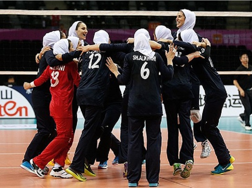 Iran female volleyball team beats Australia in Asian champs