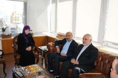 Iranian labor delegation confers with Lebanese minister