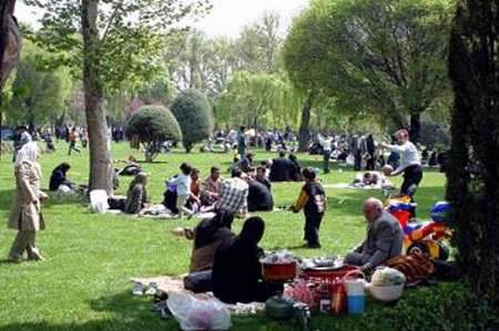 Iranians celebrate Sizdah Bedar by spending time in nature