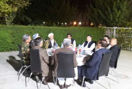 Iranian, Afghan officials confer on issues of mutual interest