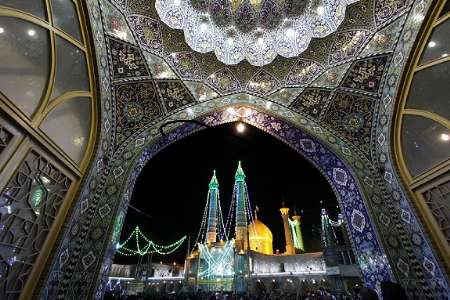 Iranian professor donates prestigious prize to Shiite holy shrine