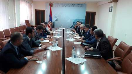 Iran, Armenia review trade, industrial agreements