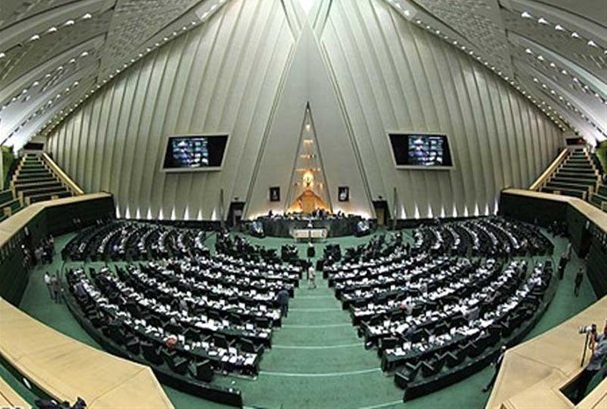 Iran parliament approves bill on child support