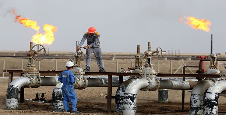 Iraq to expand oil fields on borders with Iran, Kuwait