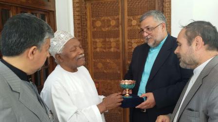 Head of ICRO confers with ex-president of Tanzania