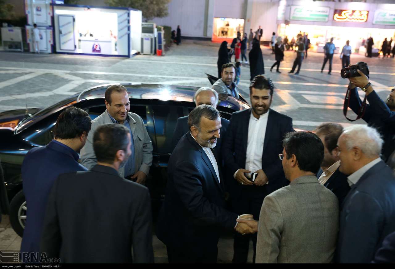 بازدید استاندار خراسان رضوی از نمایشگاه بانک، بورس و فرصت های سرمایه گذاری در مشهد