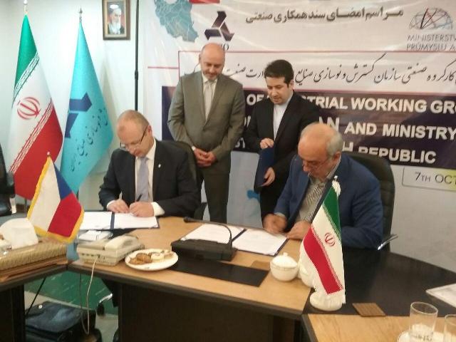 Iran, Czech Republic sign industrial cooperation document