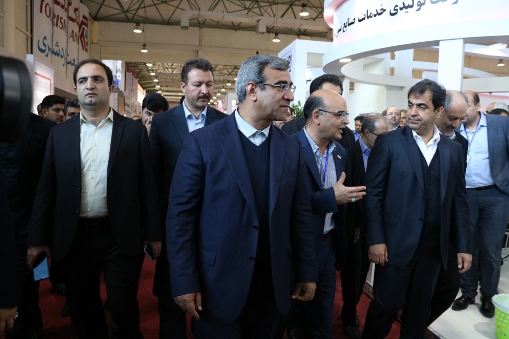 Kish island hosts intl' exhibition on steel