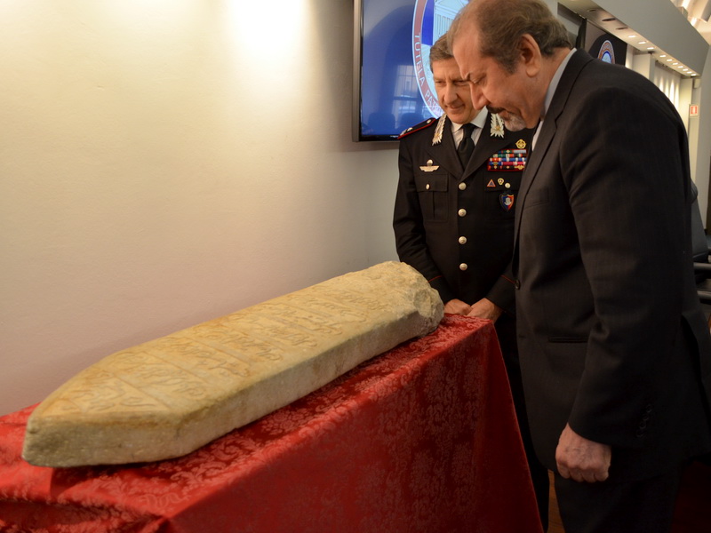 Italy returns smuggled stone inscription to Iran