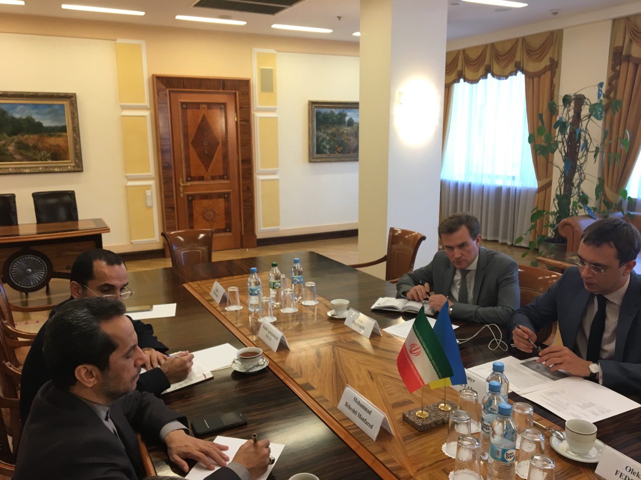 Iran's envoy discusses bilateral with Ukrainian minister