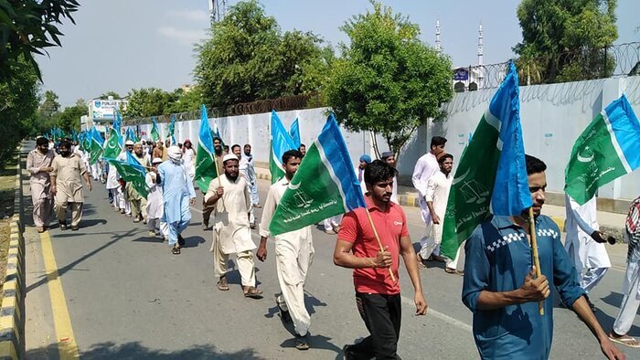 Pakistani Muslims protest against UAE-Zionist regime agreement