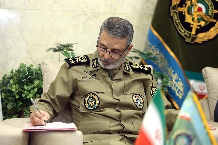 Iranian Army medical personnel in front line of fight against COVID-19: Army cmdr.