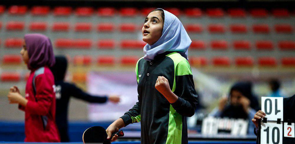 Iranian female ping-pong player bags bronze medal