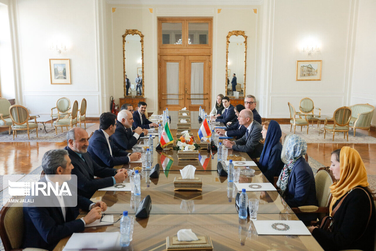 Dutch Foreign Minister meets with Zarif
