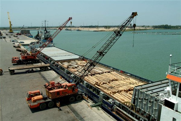 Non-oil exports increase by 61% from Iran's Bandar Lengeh port
