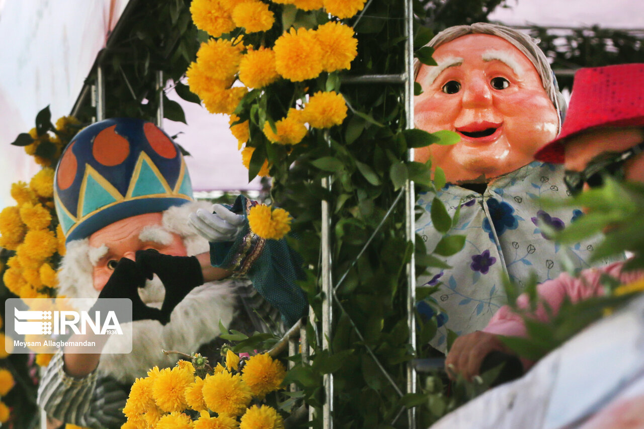 Celebration of “Salam Agha” trailers in Tehran