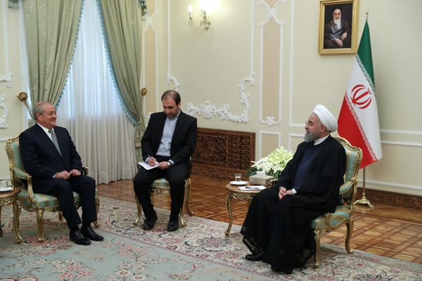 President Rouhani urges improving Iran-Oman ties