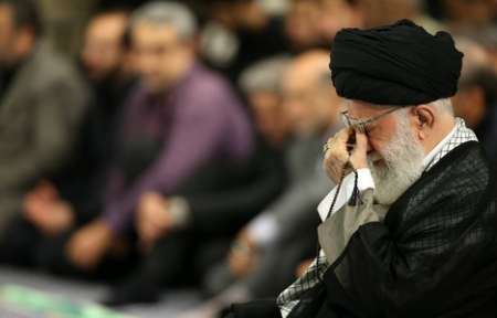 Leader attends Imam Ali's martyrdom mourning ceremony in Tehran