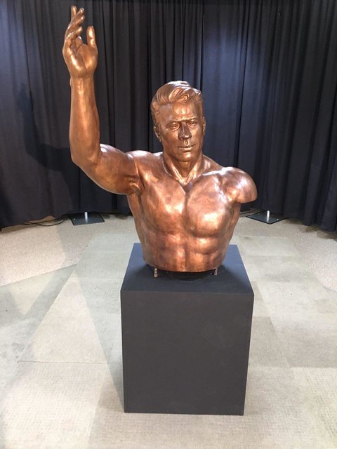 Iranian legendary athlete's statue unveiled in US