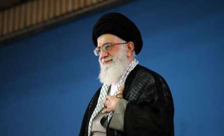 Supreme Leader receives thousands of Qom people