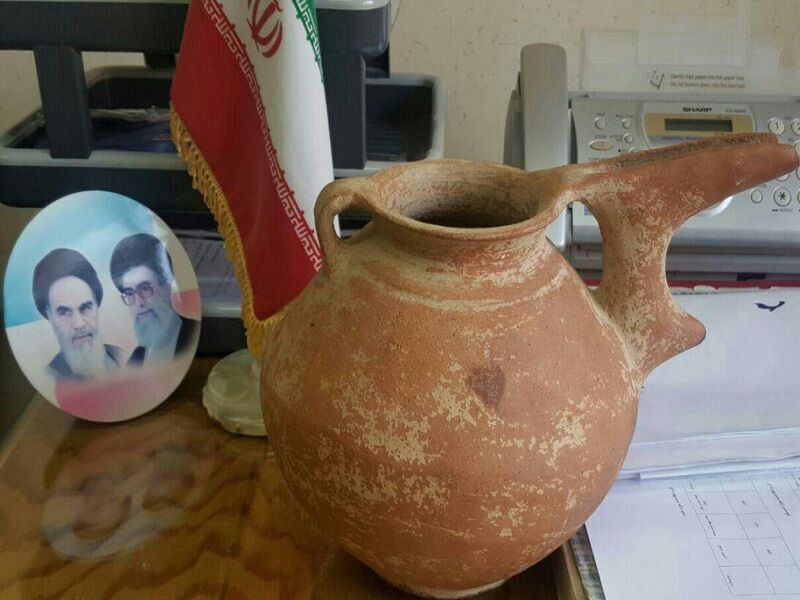 3,000-year-old pottery jar seized in Minoudasht