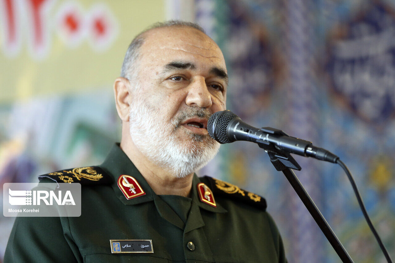 IRGC Comdr: Basij produces 3 million masks daily