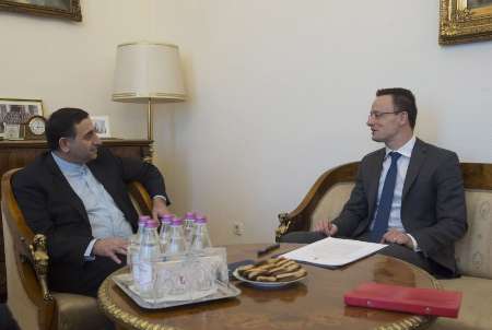 Hungarian FM calls for further co-op with Iran