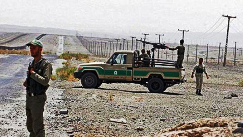 Iran hands over 66 illegal immigrants to Pakistan