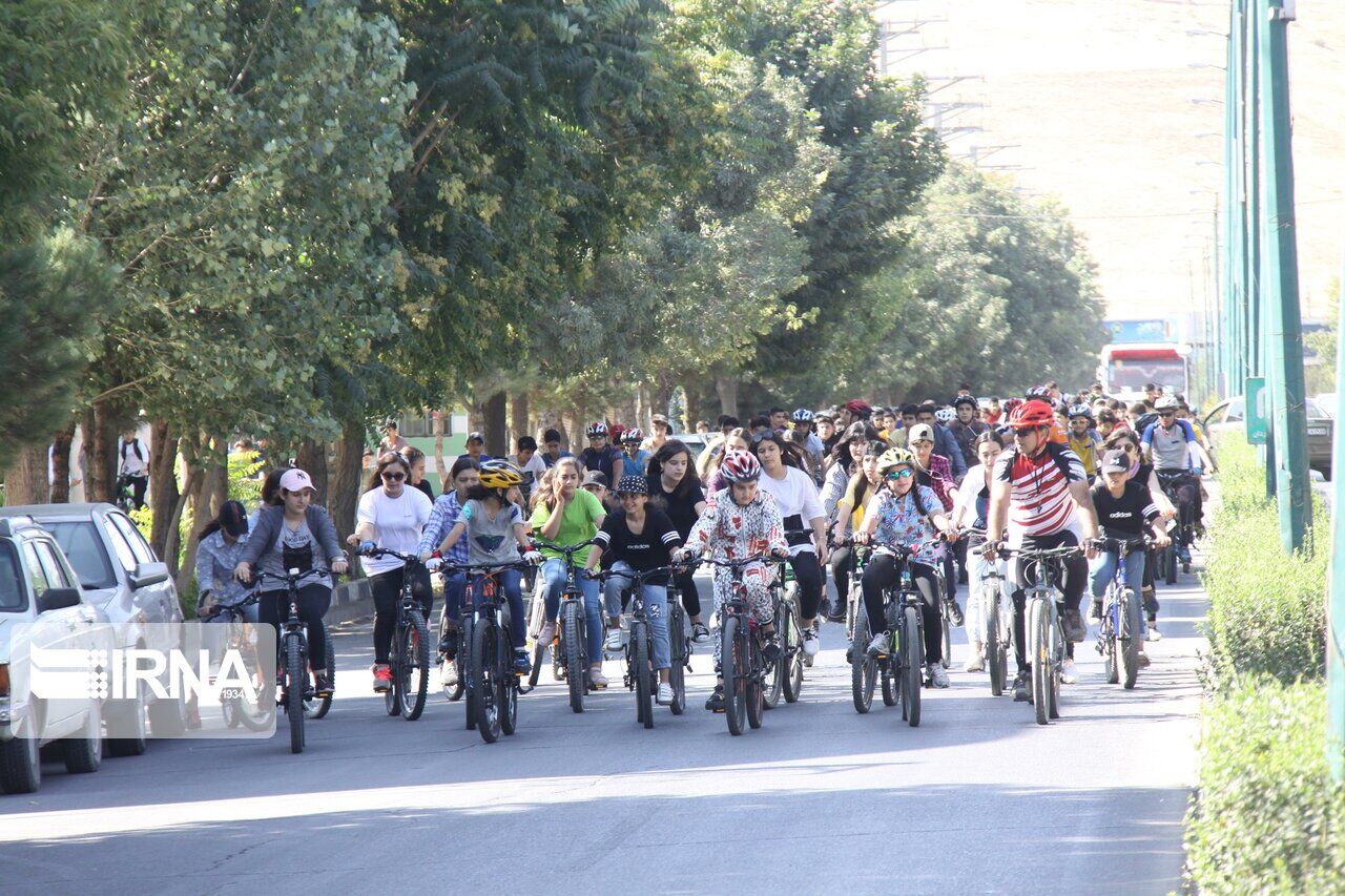 Public cycling rally in Mahabad