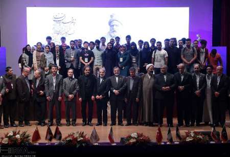 Seven Iranian, foreign researchers receive Ferdowsi decoration