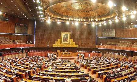 Pakistani MPs pass resolution on Riyadh-Doha rift, urge restraint