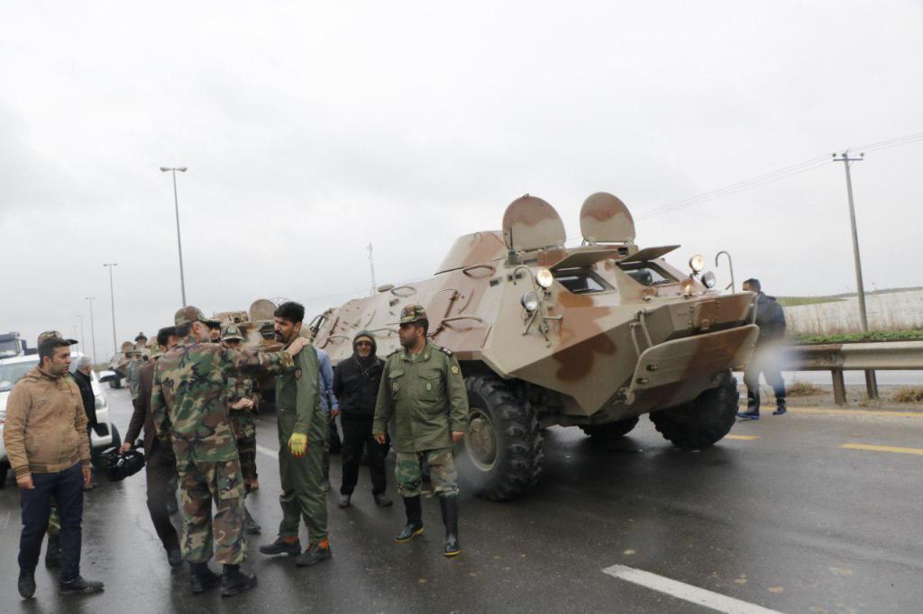 Army enters Sare-polezahab to help stuck people