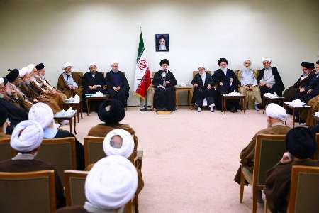Leader receives members of Assembly of Experts