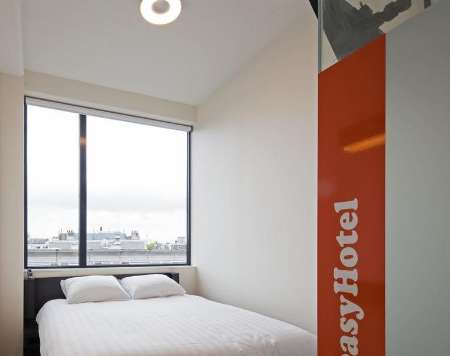 London EasyHotel to open branches in Iran