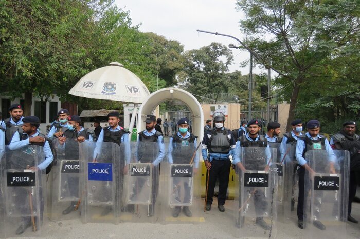 Pakistani lawyers protest against blasphemy, slam French President 