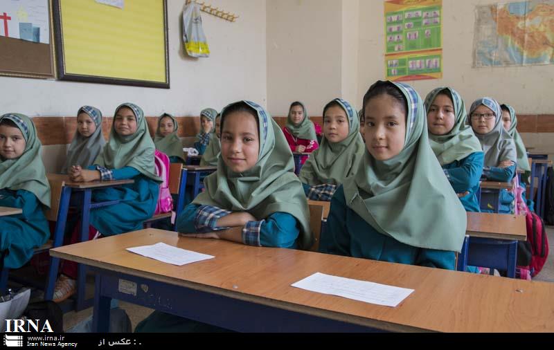 Dy Minister: More than 293,000 Afghan pupils studying in Iran